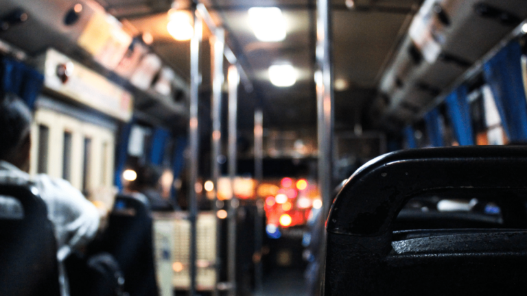 autobús nocturno grauito