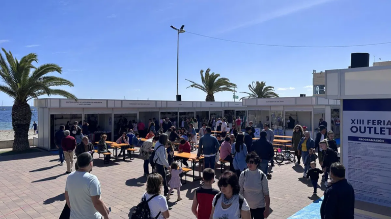 Feria Outlet de Santiago de la Ribera