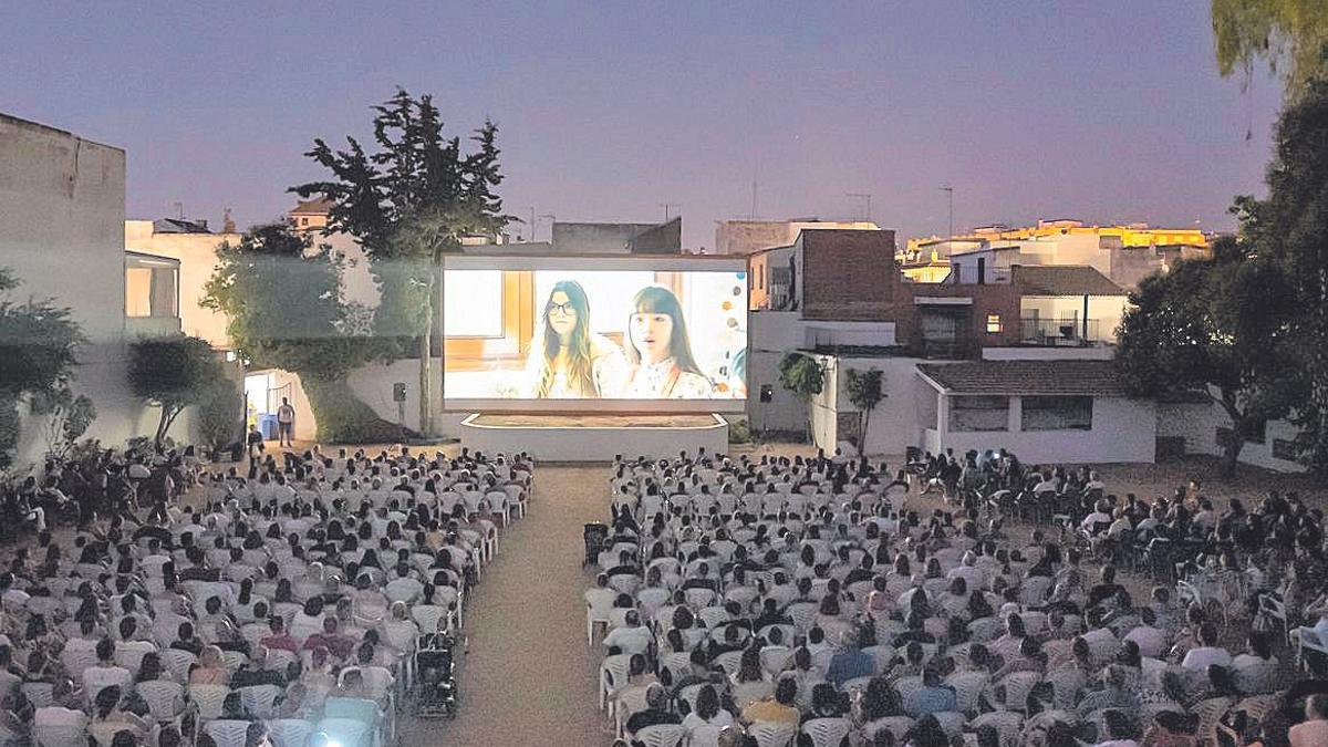 El cine de verano y más de 200 actividades gratuitas llenarán las noches de Murcia hasta septiembre