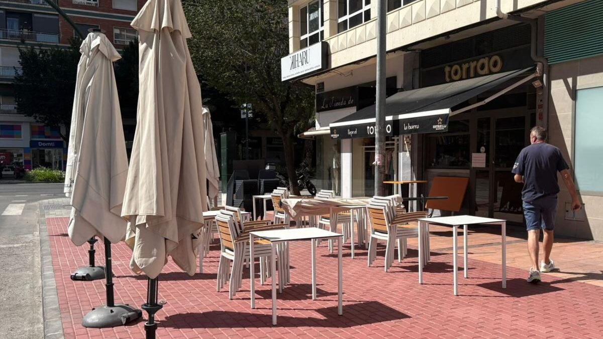 Murcia regulariza las primeras terrazas COVID que funcionarán en septiembre