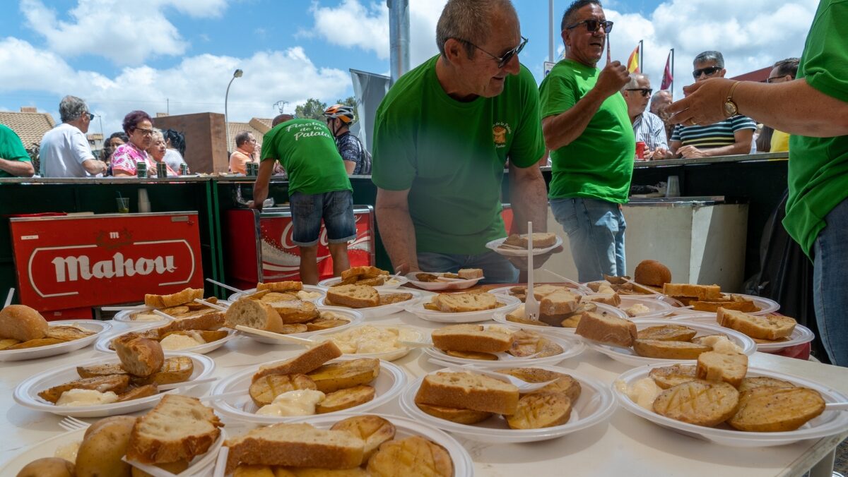 La Puebla celebra la Fiesta de la Patata con trovos, gastronomía y degustaciones del 3 al 7 de junio