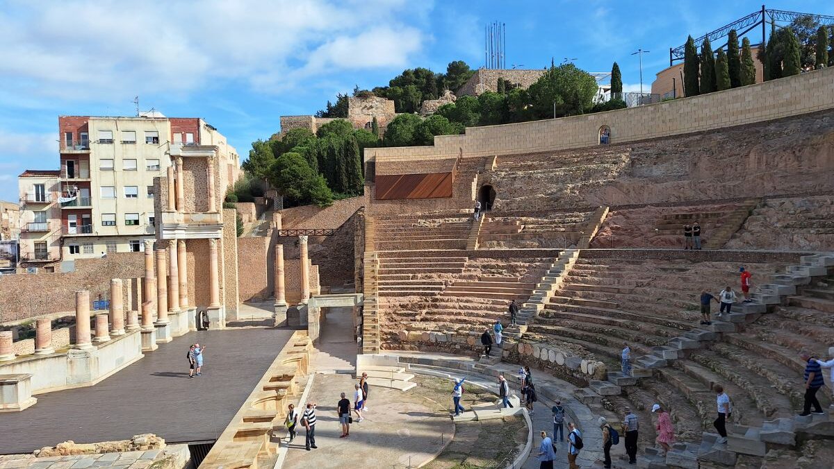 El Teatro Romano de Cartagena llena agosto de visitas guiadas, realidad virtual y rutas nocturnas
