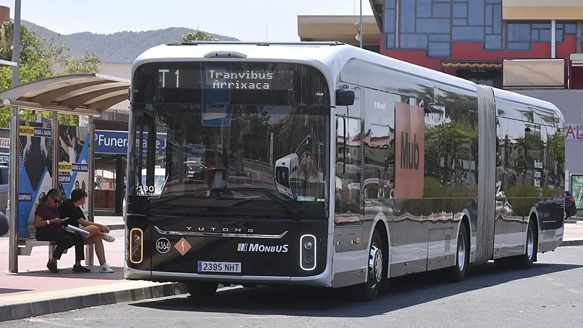 Murcia duplicará las líneas de autobús que conectan con La Arrixaca